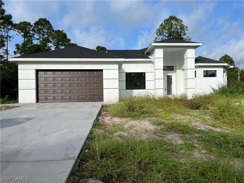 218 Malden Ave., Lehigh Acres, FL 33974