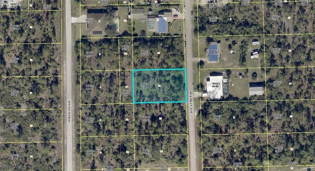 917 Mckinley Ave., Lehigh Acres, FL 33972