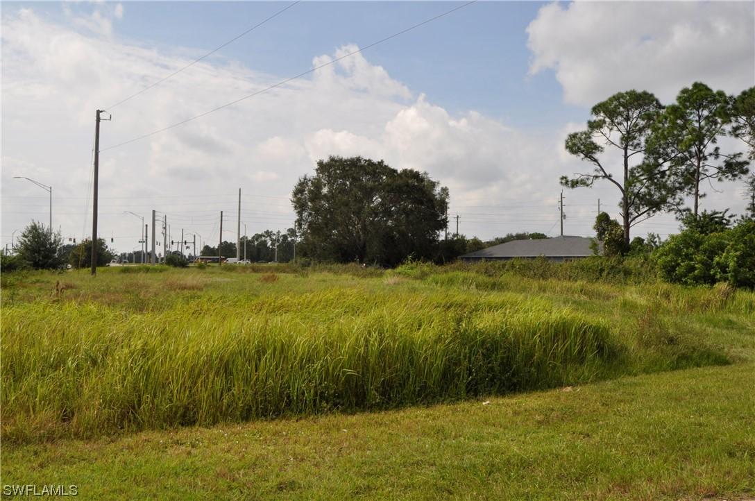 2667 Gretchen Ave., Lehigh Acres, FL 33973