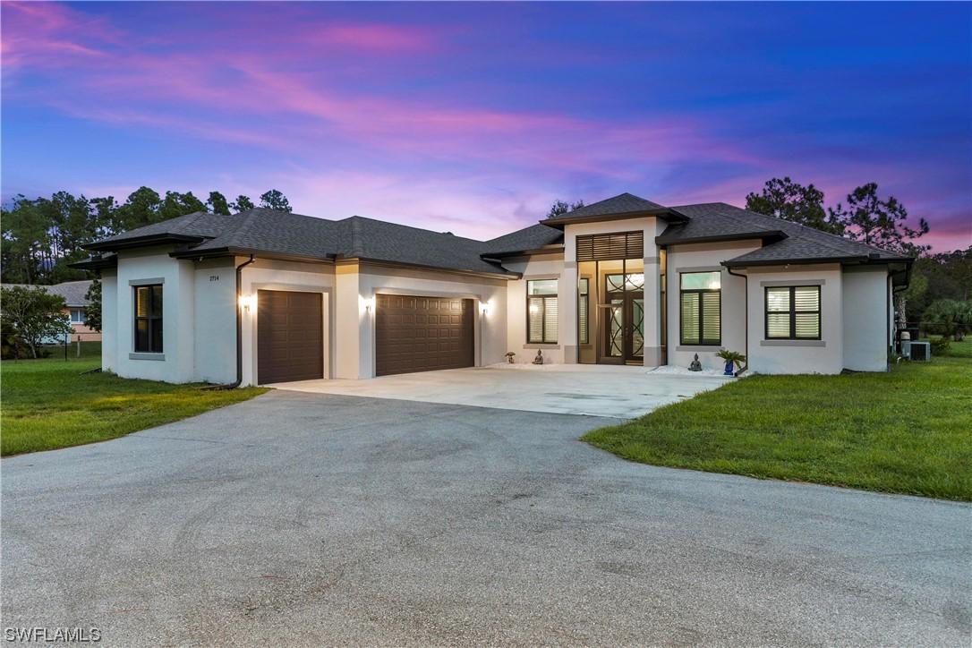 2714 2nd St., Naples, FL 34120