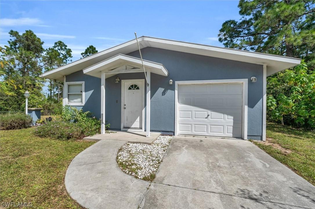 918 Clayton Ave., Lehigh Acres, FL 33972