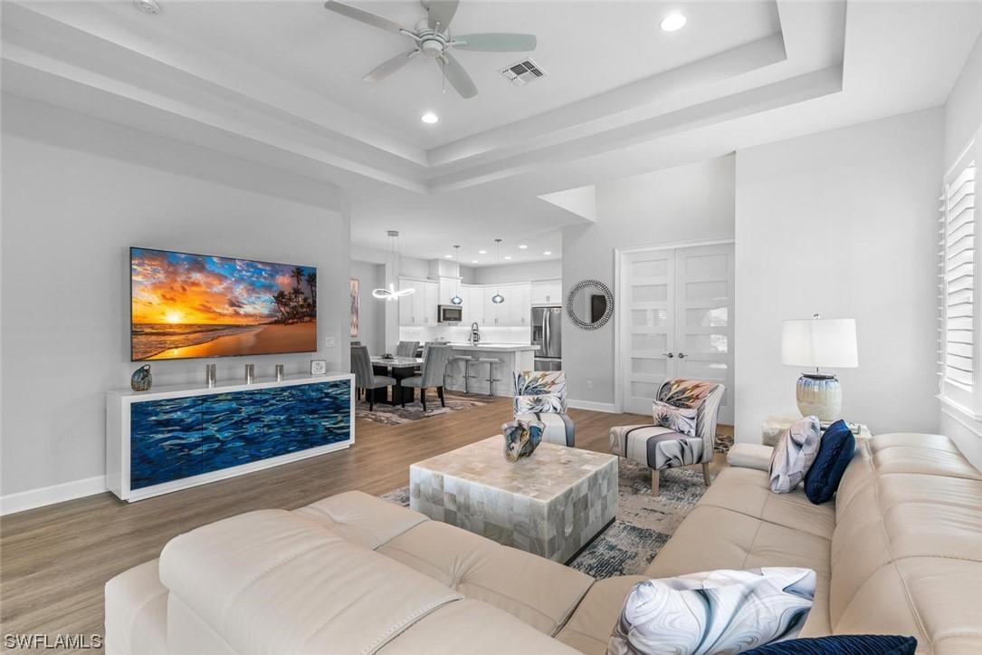 5747 Highbourne Dr., Naples, FL 34113
