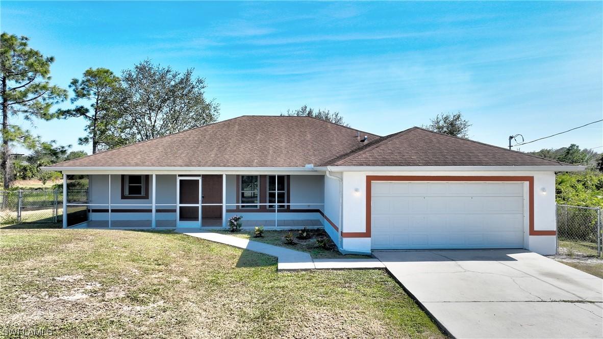 814 Maple Ave., Lehigh Acres, FL 33972
