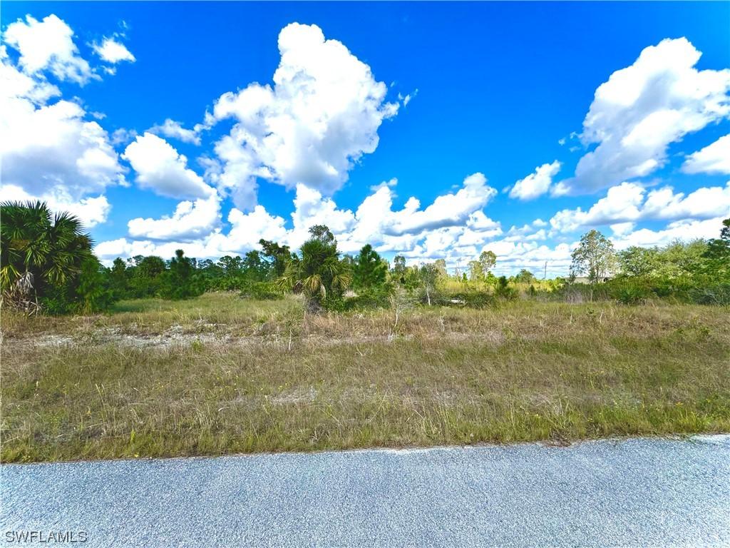 915 Panda Dr., Lehigh Acres, FL 33974