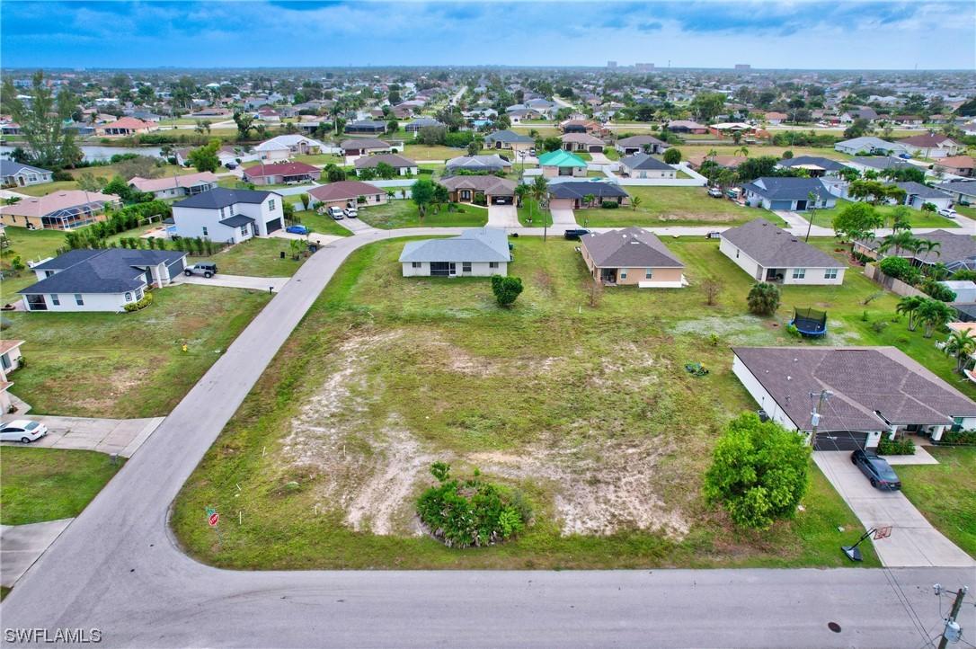 516 SW 30th Ter., Cape Coral, FL 33914