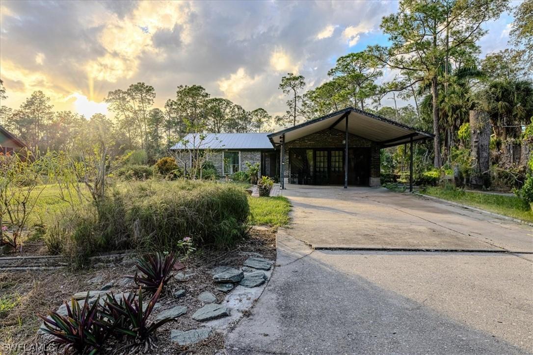 1613 Maple Ave., Lehigh Acres, FL 33972