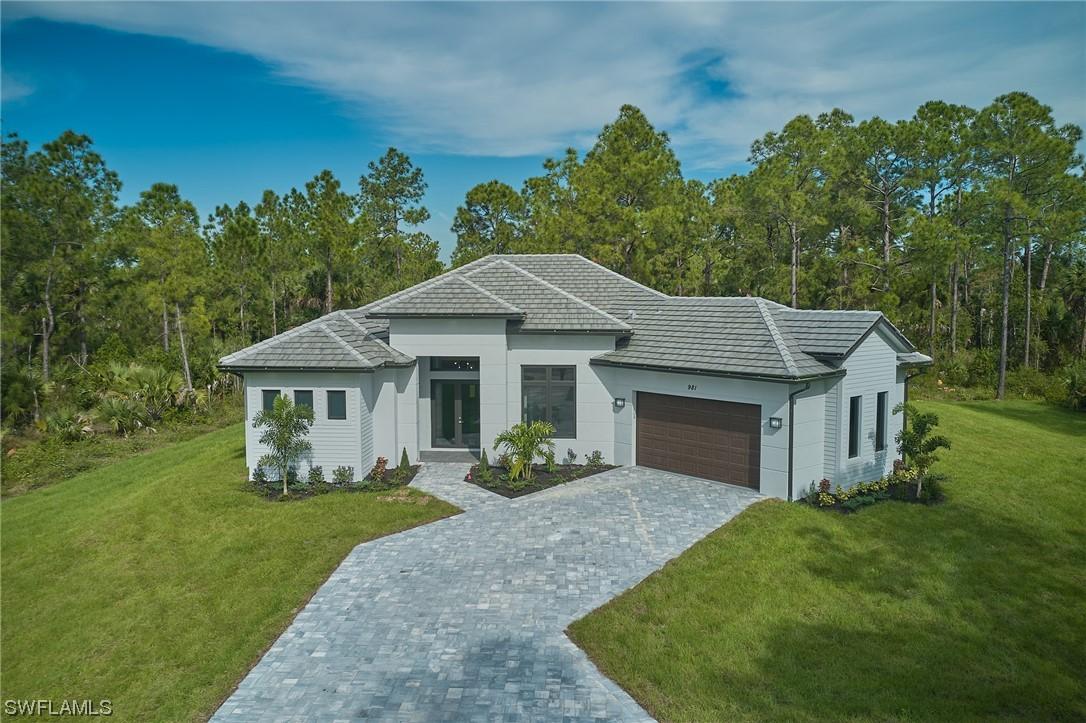 981 10th Ave., Naples, FL 34120