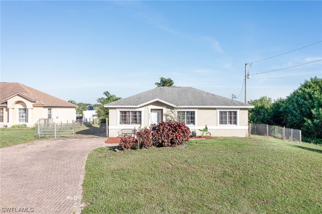 4558 20th St., Naples, FL 34120