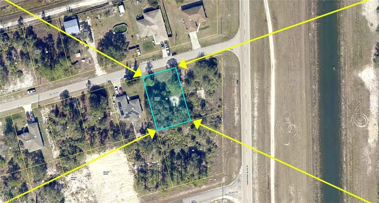 2503 Betty Pl., Lehigh Acres, FL 33971