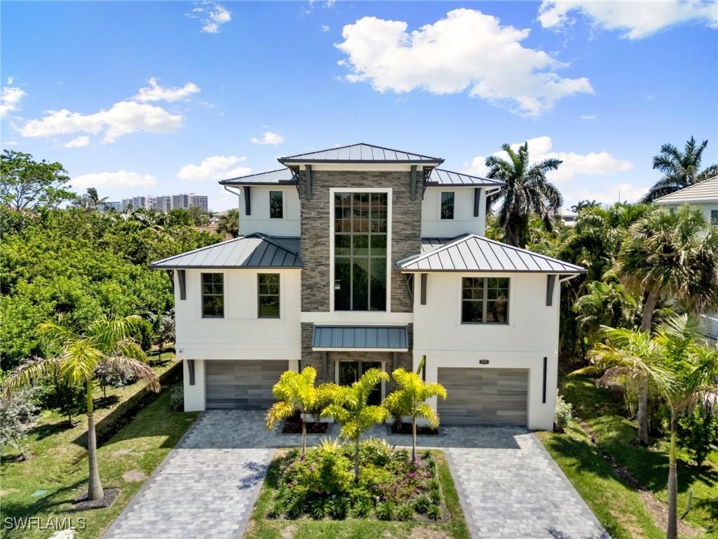 375 Periwinkle Ct., Marco Island, FL 34145