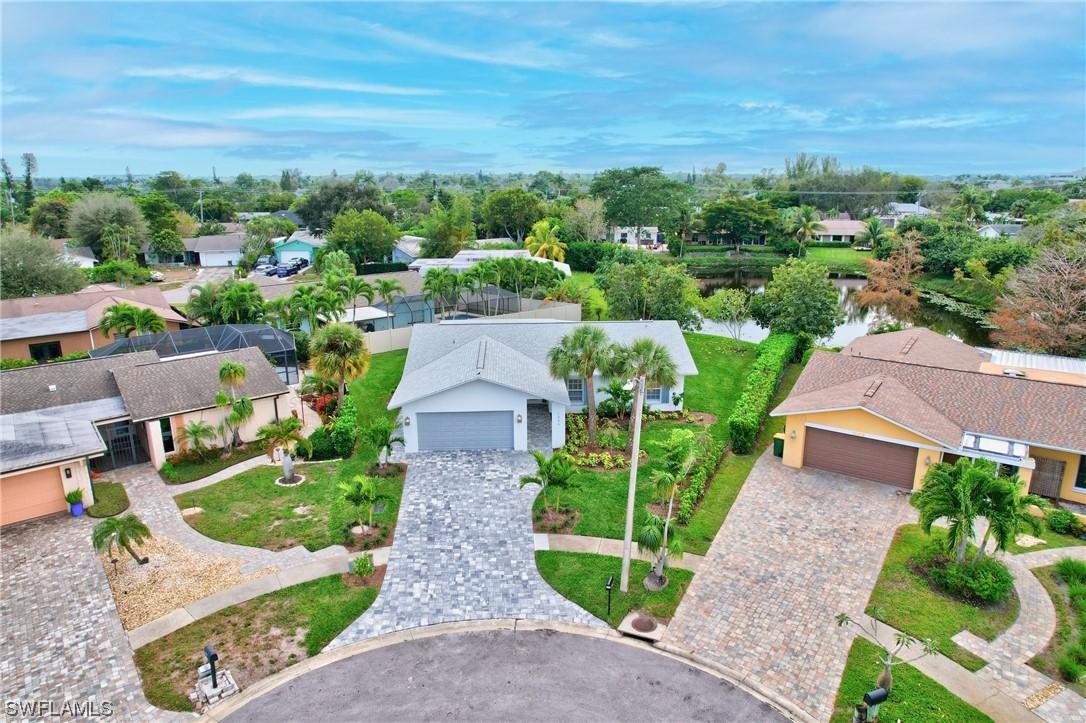 1084 Lake Shore Ct., Naples, FL 34103