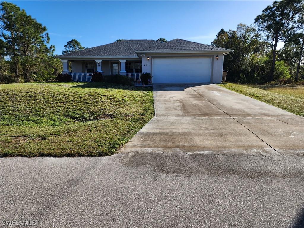 425 Gray Ave., Lehigh Acres, FL 33974