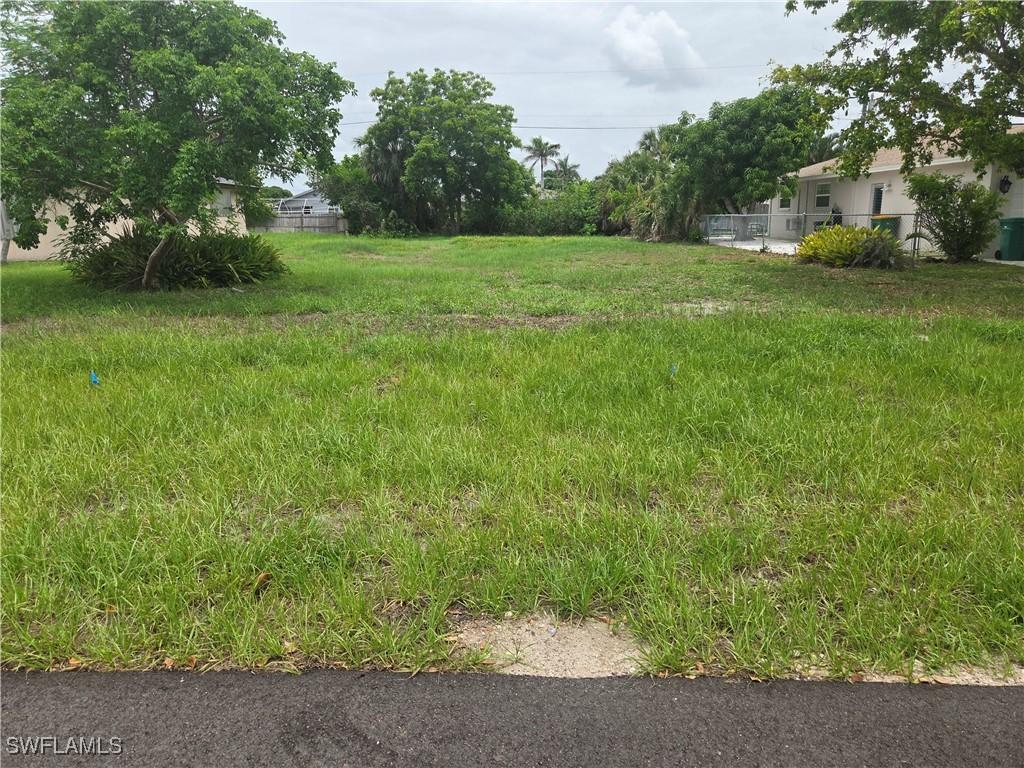 715 98th N Ave., Naples, FL 34108