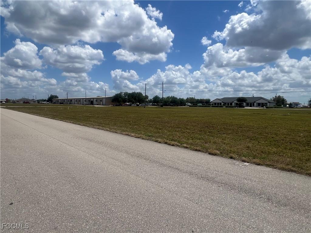 924 NE 8th Ter., Cape Coral, FL 33909