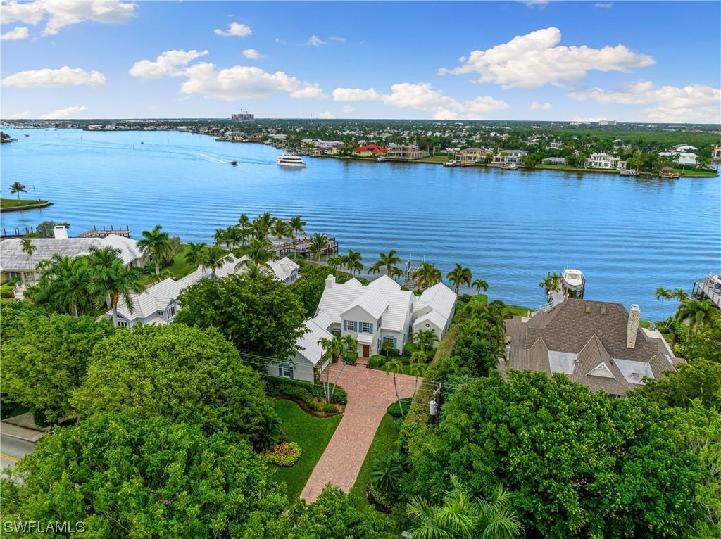 901 Galleon Dr., Naples, FL 34102