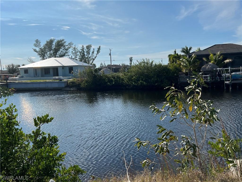 718 NW 37th Pl., Cape Coral, FL 33993