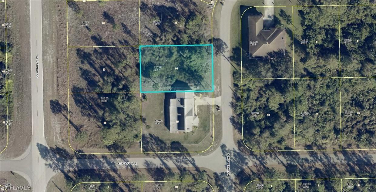 1008 Maxwell Ave., Lehigh Acres, FL 33974