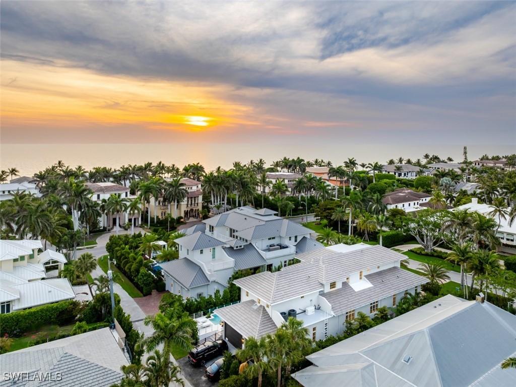 128 1st Ave., Naples, FL 34102