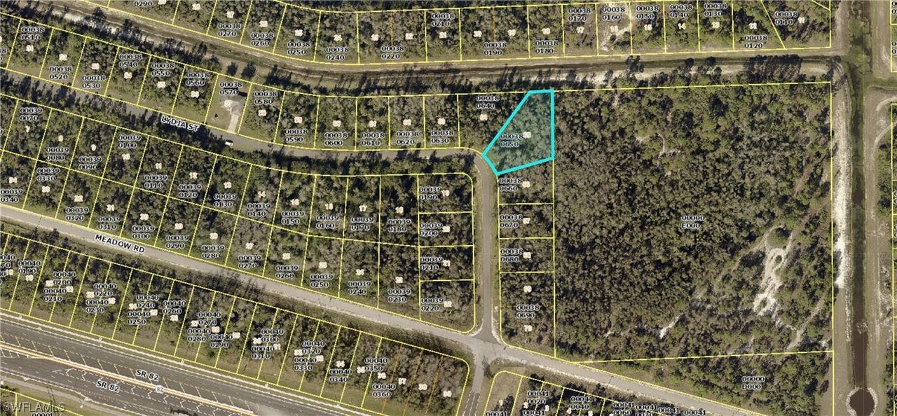 651 Lydia St., Lehigh Acres, FL 33974