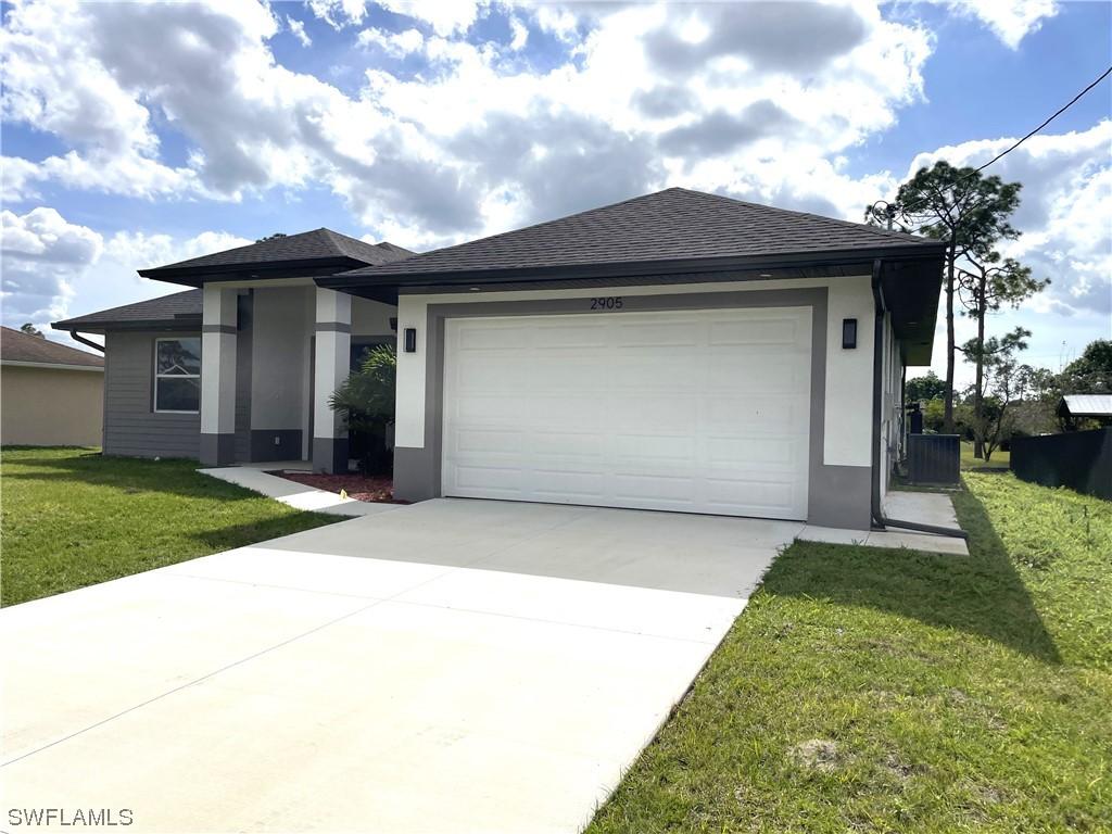 2905 E Nadine Ln., Lehigh Acres, FL 33971