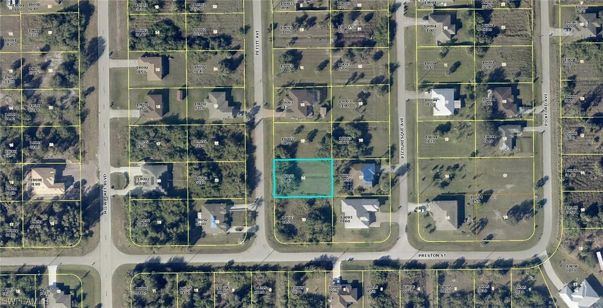 469 Petite Ave., Lehigh Acres, FL 33974