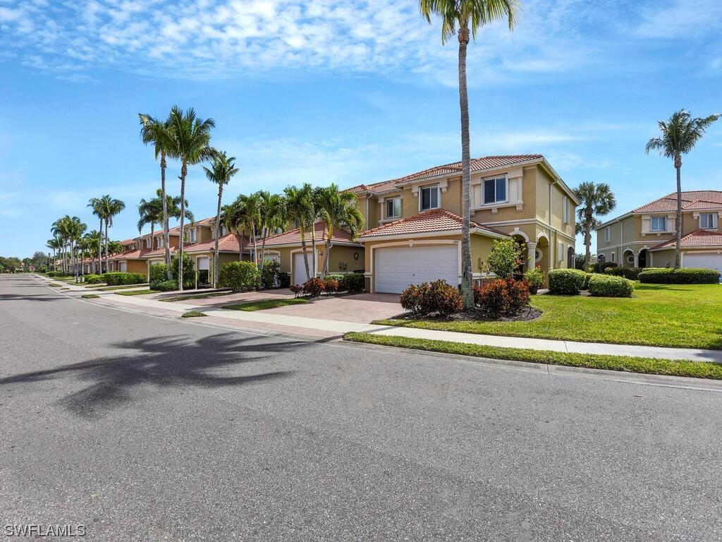 2414 Laurentina Ln., Cape Coral, FL 33909