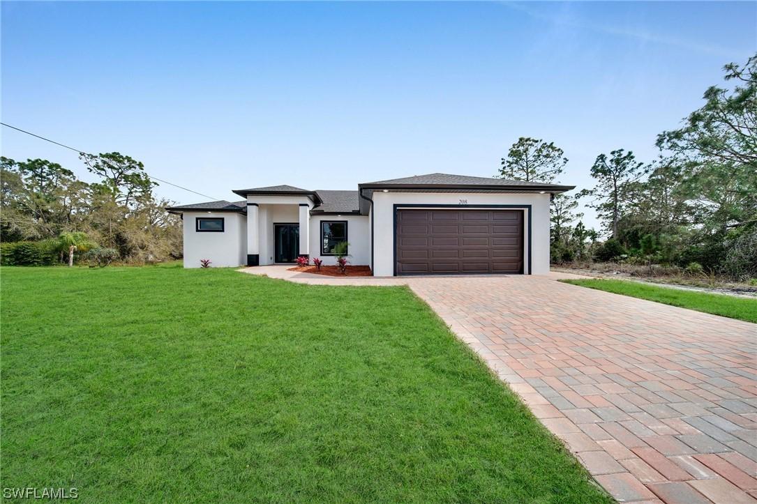 208 Gordon Ave., Lehigh Acres, FL 33971