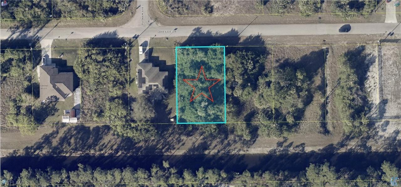 924 Lakeside Dr., Lehigh Acres, FL 33974