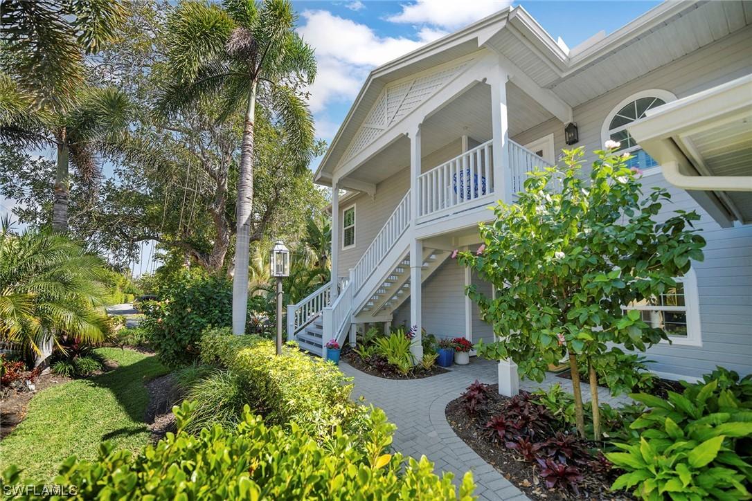 376 3rd St. #202, Naples, FL 34102