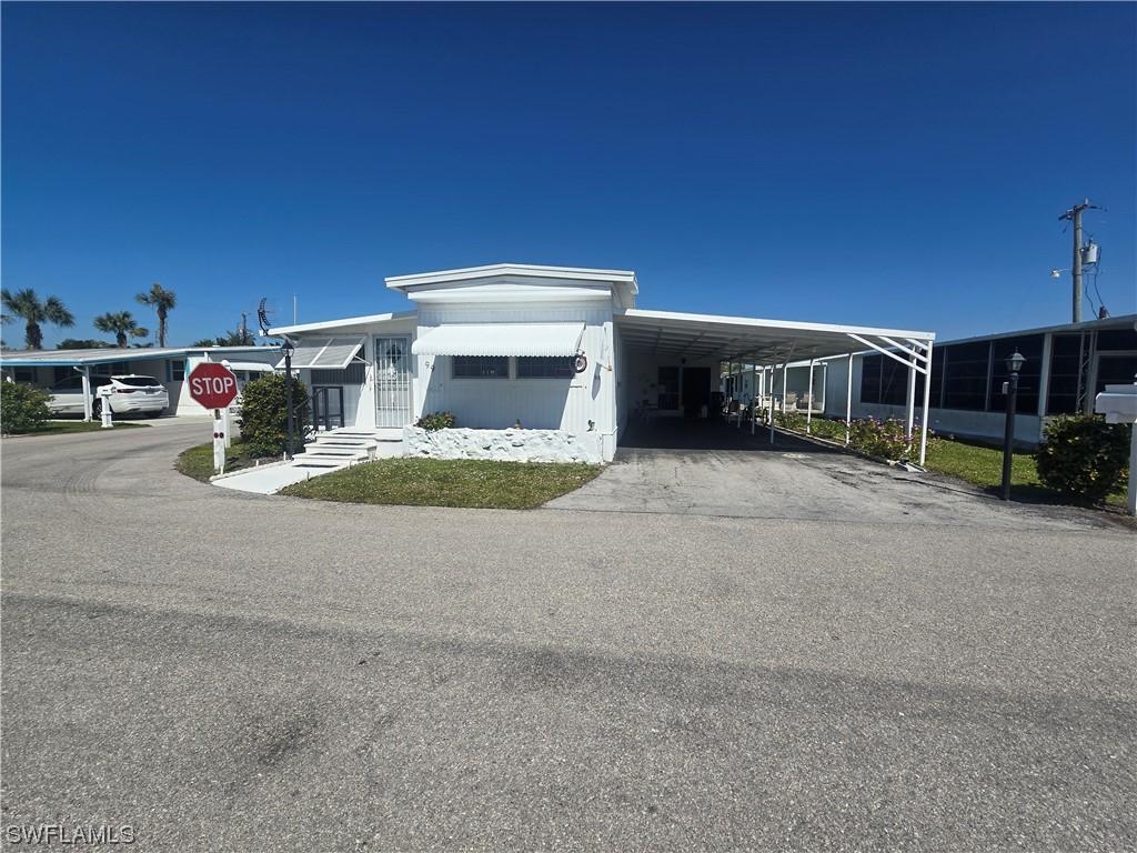 99 Moorhead Manor, Naples, FL 34112