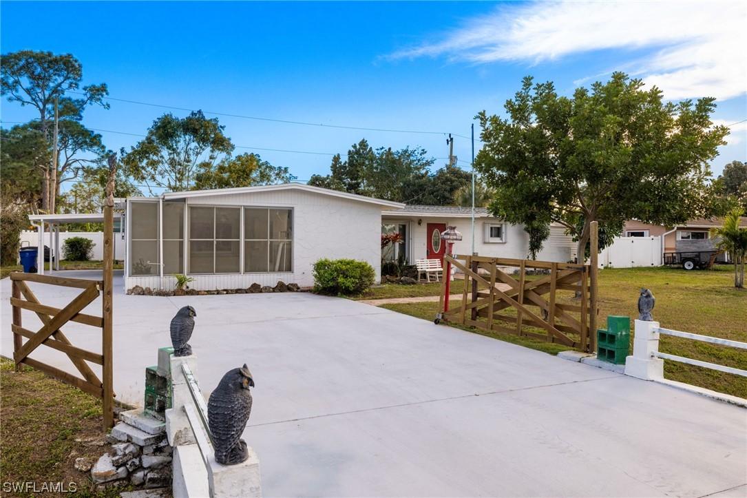 300 Jersey Rd., Lehigh Acres, FL 33936