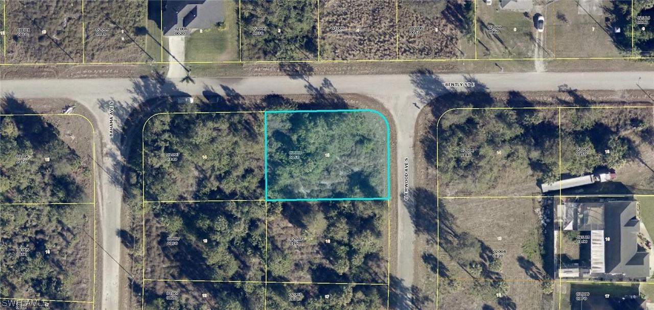 704 Clemwood Ave., Lehigh Acres, FL 33974