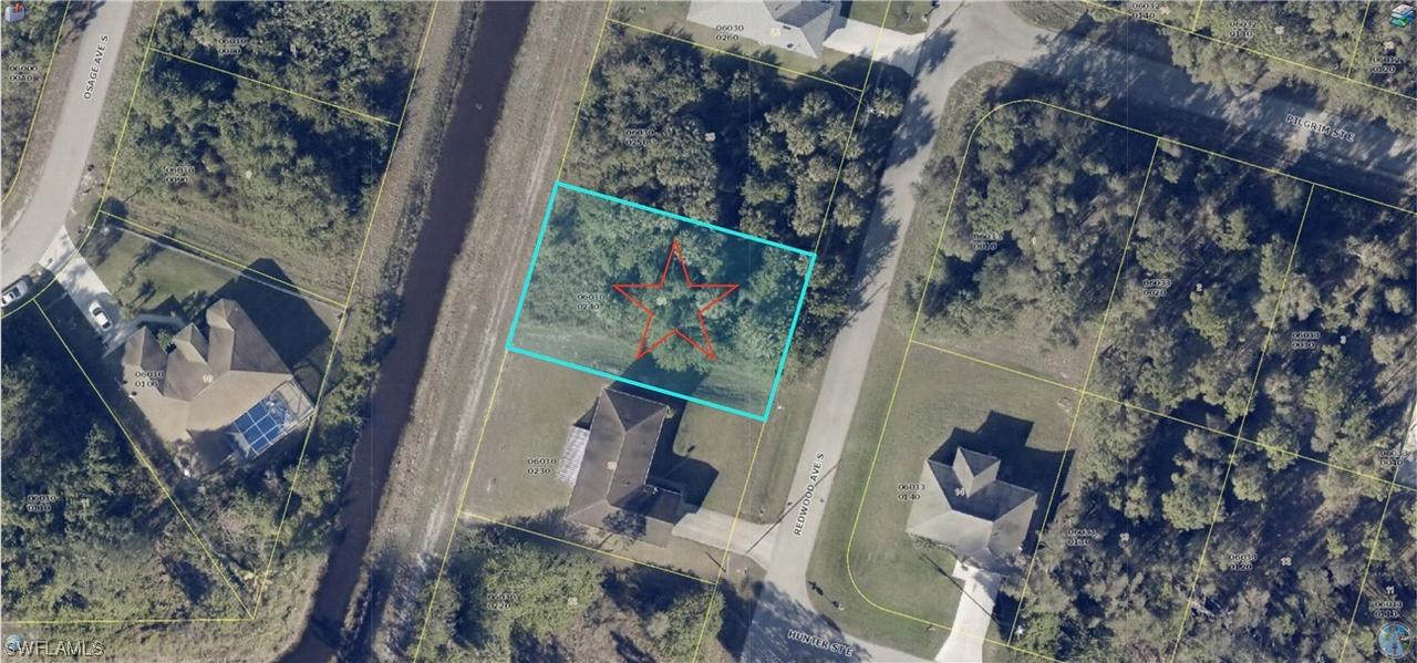 558 Redwood Ave., Lehigh Acres, FL 33974