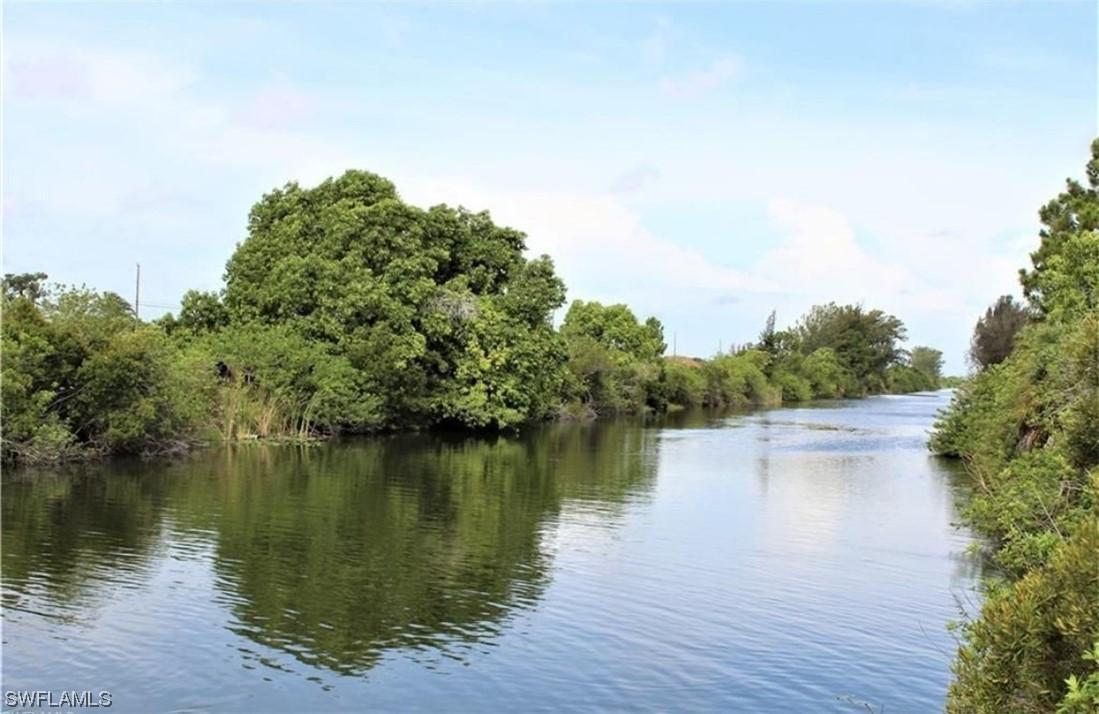 27 NW 19th Ter., Cape Coral, FL 33993