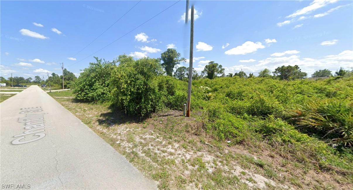 858 Chantilly St., Lehigh Acres, FL 33974