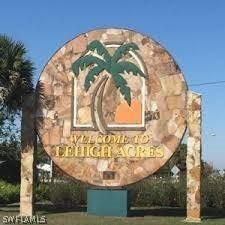 325 Selkirk Ave., Lehigh Acres, FL 33974