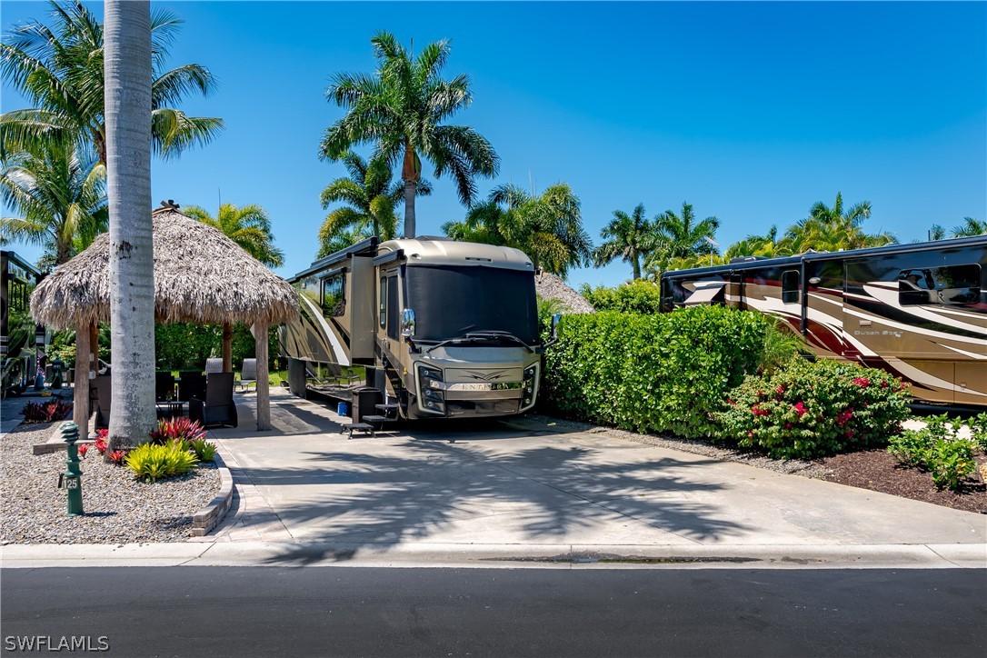 13589 Snapper Ln., Naples, FL 34114