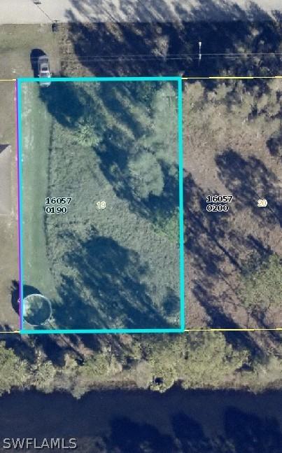 1040 Candlelight Dr., Lehigh Acres, FL 33974