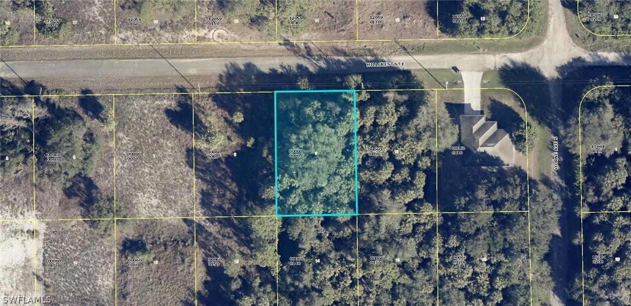 1226 Hillcrest St., Lehigh Acres, FL 33974