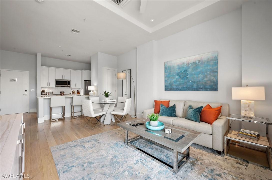 101 8th St. #206, Naples, FL 34102