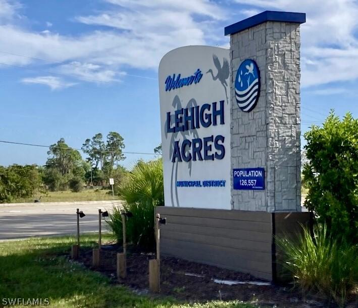 901 Sara Ave., Lehigh Acres, FL 33971