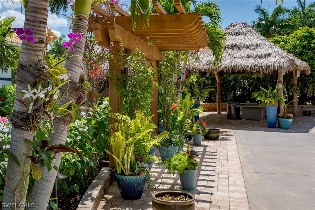 13621 Snapper Ln., Naples, FL 34114