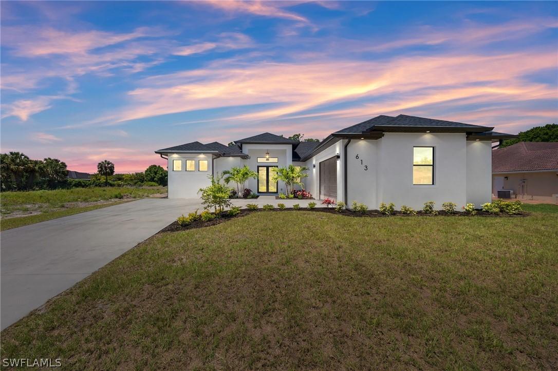 613 Hibiscus Ave., Lehigh Acres, FL 33972