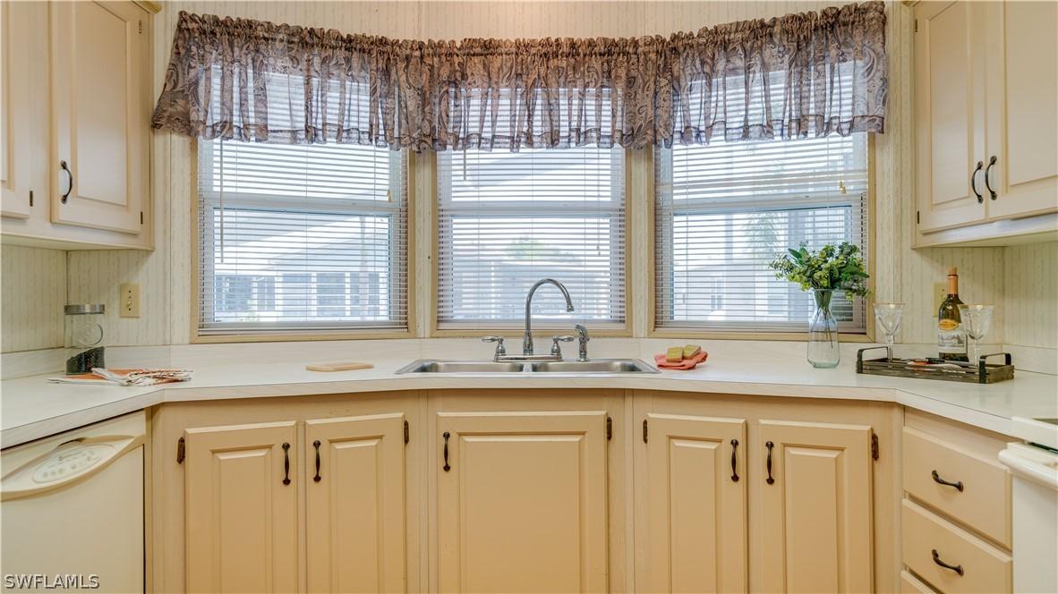 422 Horizon Dr., North Fort Myers, FL 33903