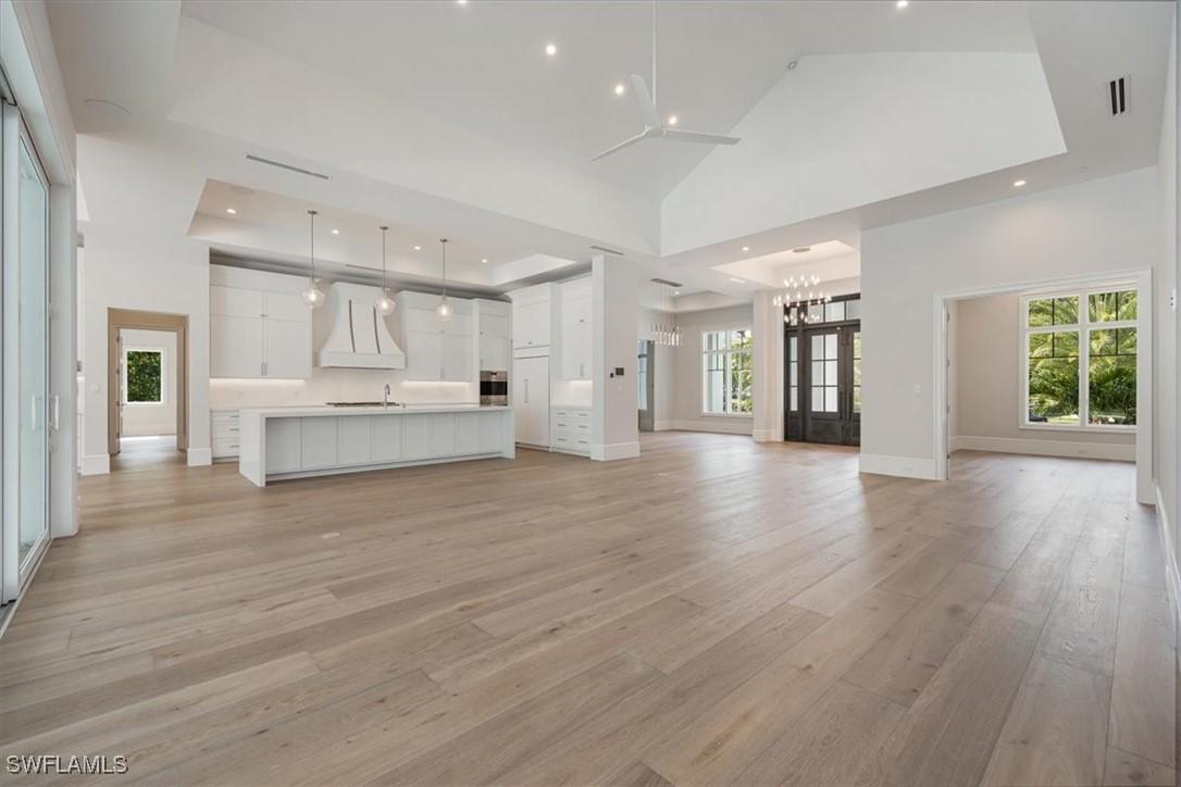 375 Bow Line Dr., Naples, FL 34103
