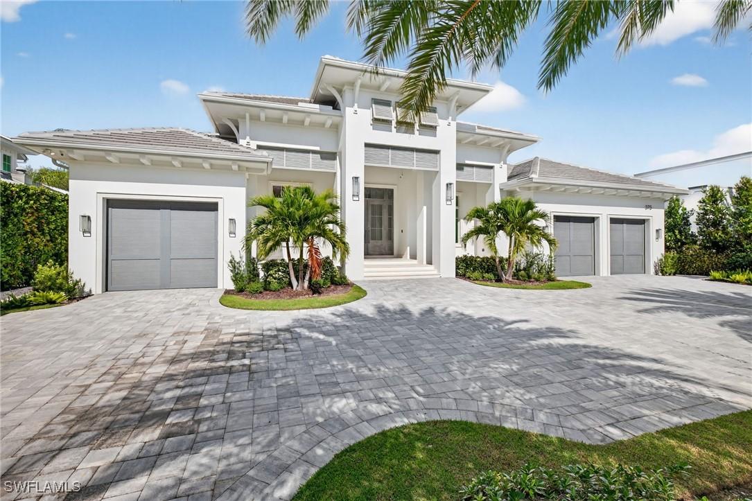 375 Bow Line Dr., Naples, FL 34103