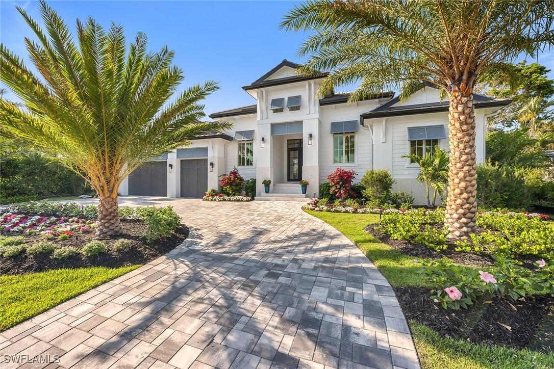 635 Parkview Ln., Naples, FL 34103