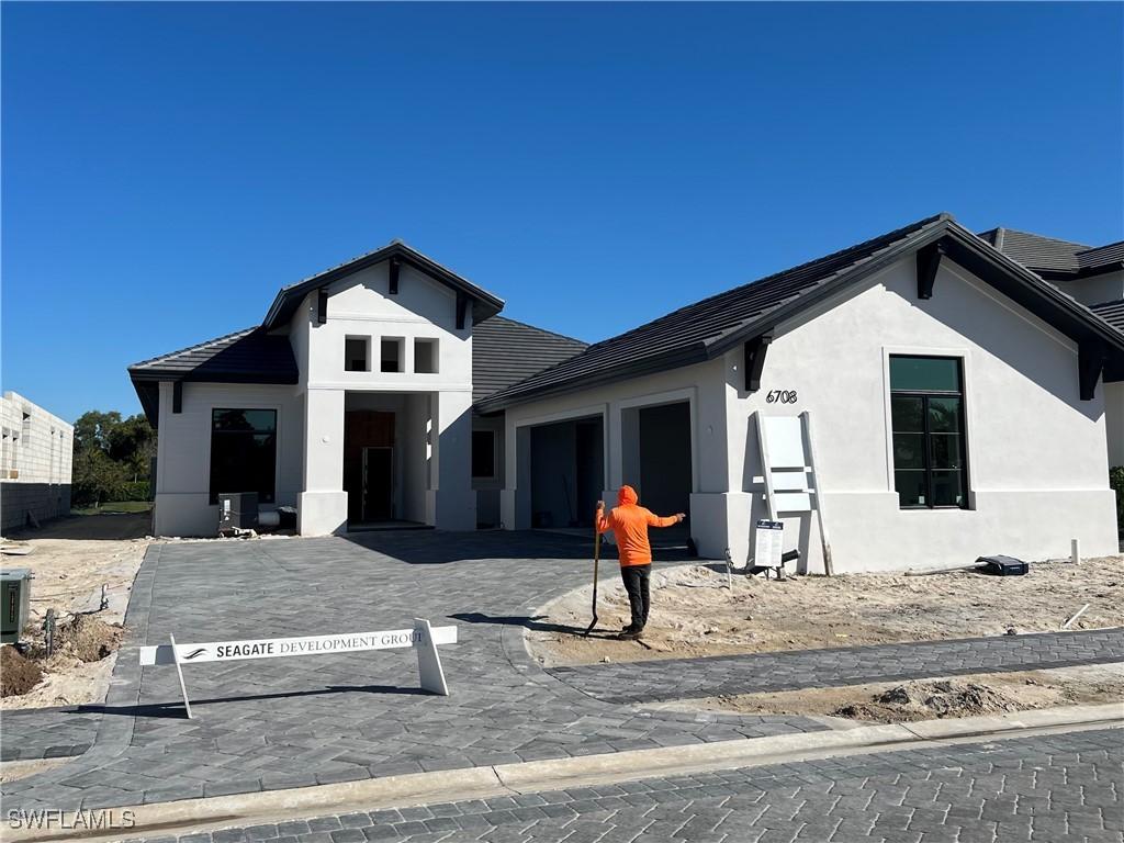 6708 Newport Rd., Naples, FL 34109