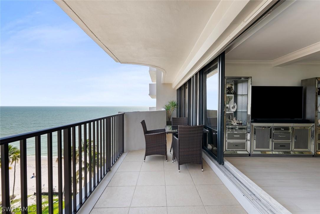 4005 Gulf Shore Blvd. #904, Naples, FL 34103