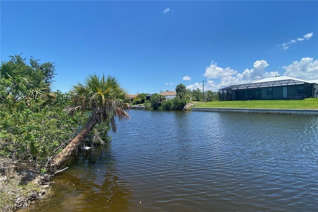 2725 NW 41st Ave., Cape Coral, FL 33993
